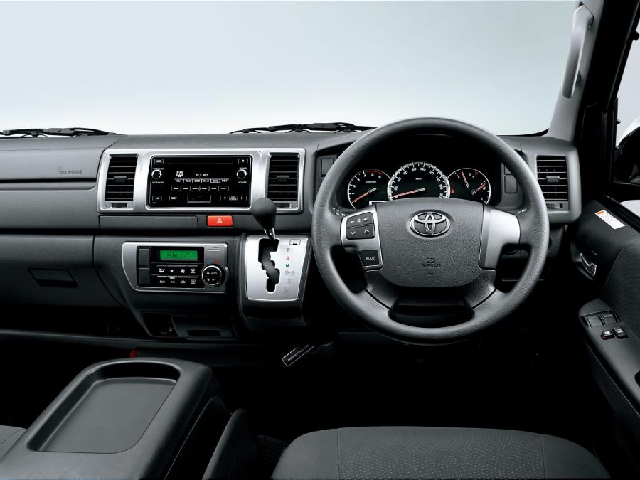  Toyota Hiace Super GL 2013 года  (фото 6 из 10)